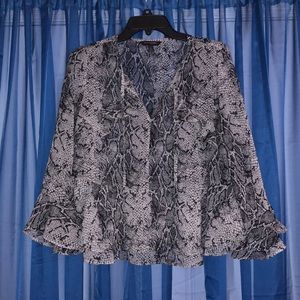 Banana Republic Snake Skin Pattern Long Sleeve